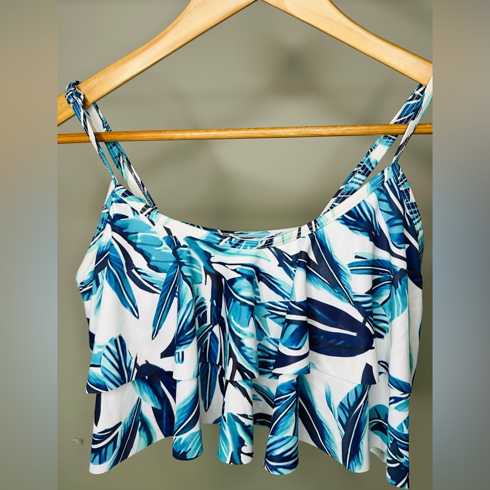 NWOT Stylish Blue Leaf Tropical Print Top & Stripe Bottom 2-Piece Swim Set Large